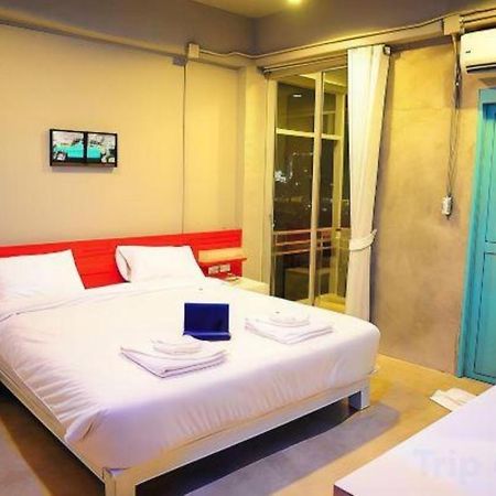 Oyo 292 The Oddy Hip Hotel Patong Extérieur photo