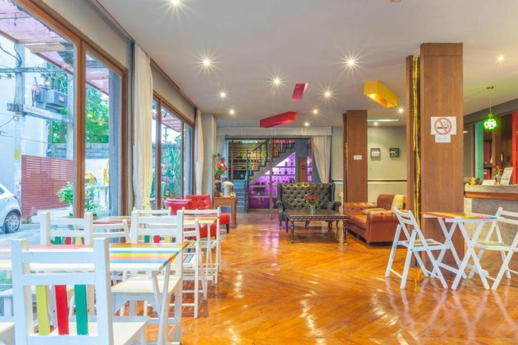 Oyo 292 The Oddy Hip Hotel Patong Extérieur photo
