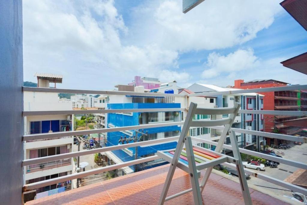 Oyo 292 The Oddy Hip Hotel Patong Extérieur photo