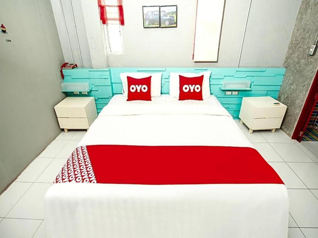 Oyo 292 The Oddy Hip Hotel Patong Extérieur photo
