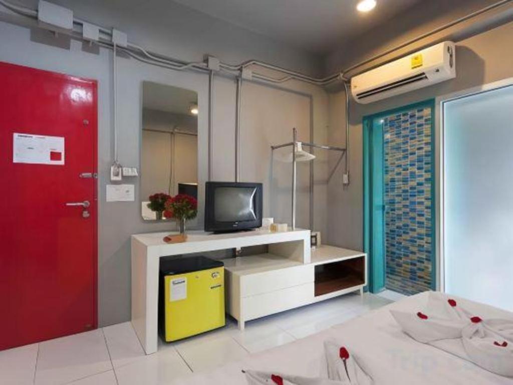 Oyo 292 The Oddy Hip Hotel Patong Extérieur photo