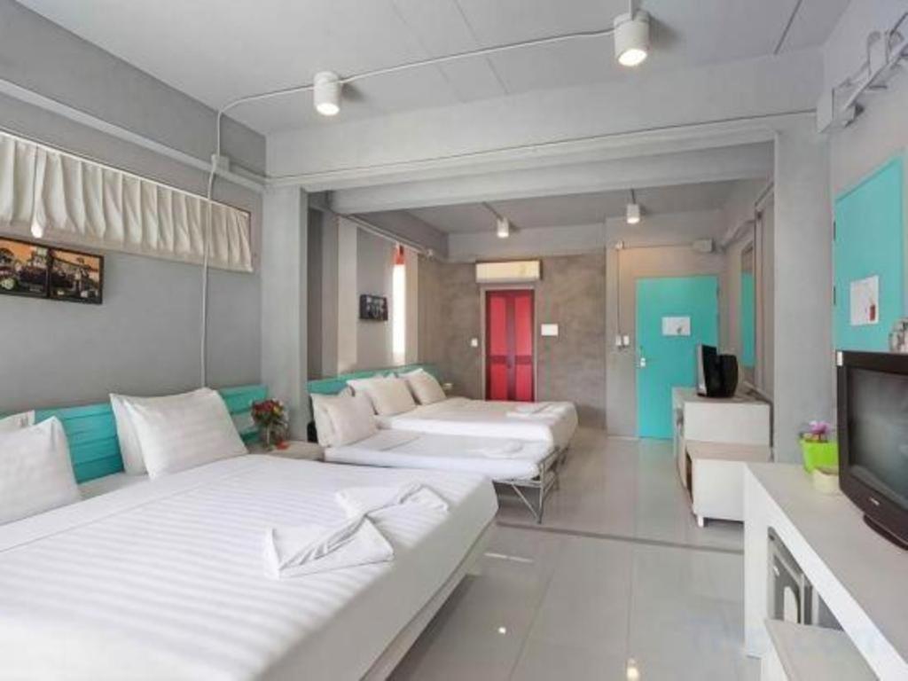 Oyo 292 The Oddy Hip Hotel Patong Extérieur photo