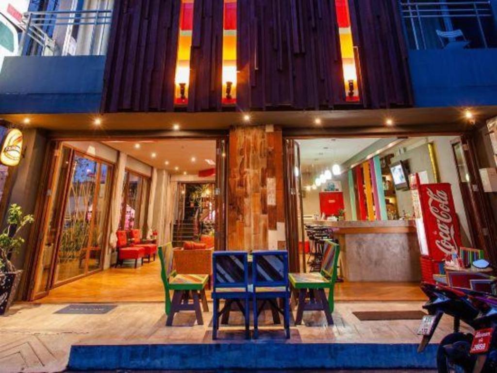 Oyo 292 The Oddy Hip Hotel Patong Extérieur photo