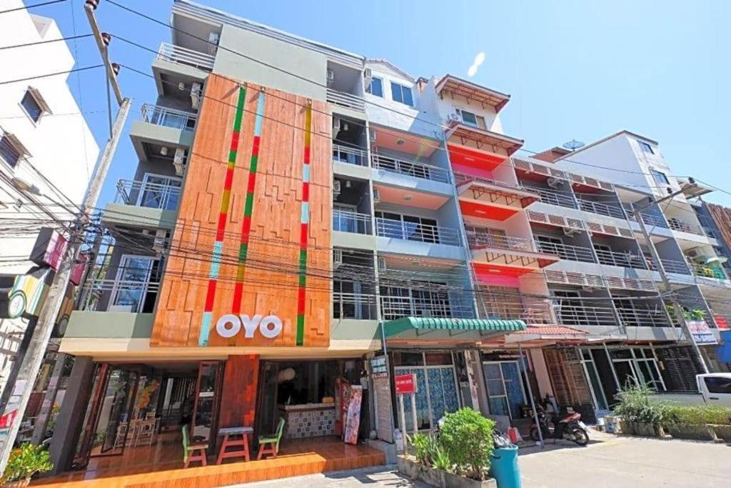 Oyo 292 The Oddy Hip Hotel Patong Extérieur photo