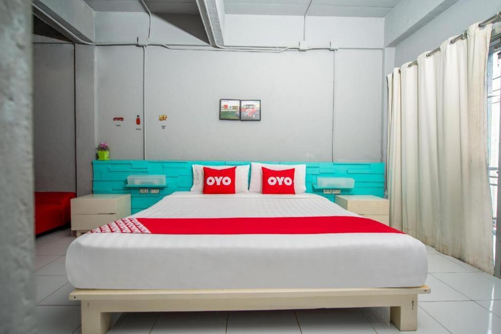 Oyo 292 The Oddy Hip Hotel Patong Extérieur photo