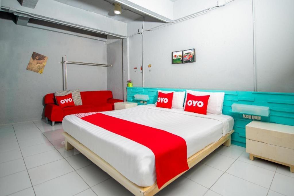 Oyo 292 The Oddy Hip Hotel Patong Extérieur photo