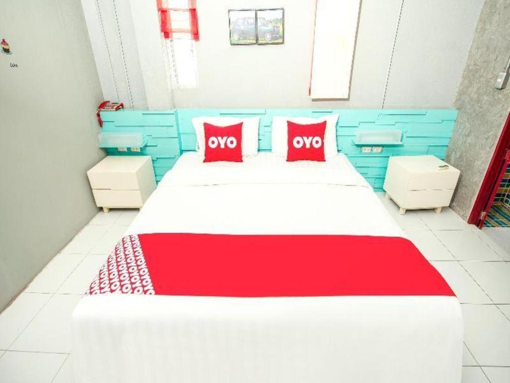 Oyo 292 The Oddy Hip Hotel Patong Extérieur photo