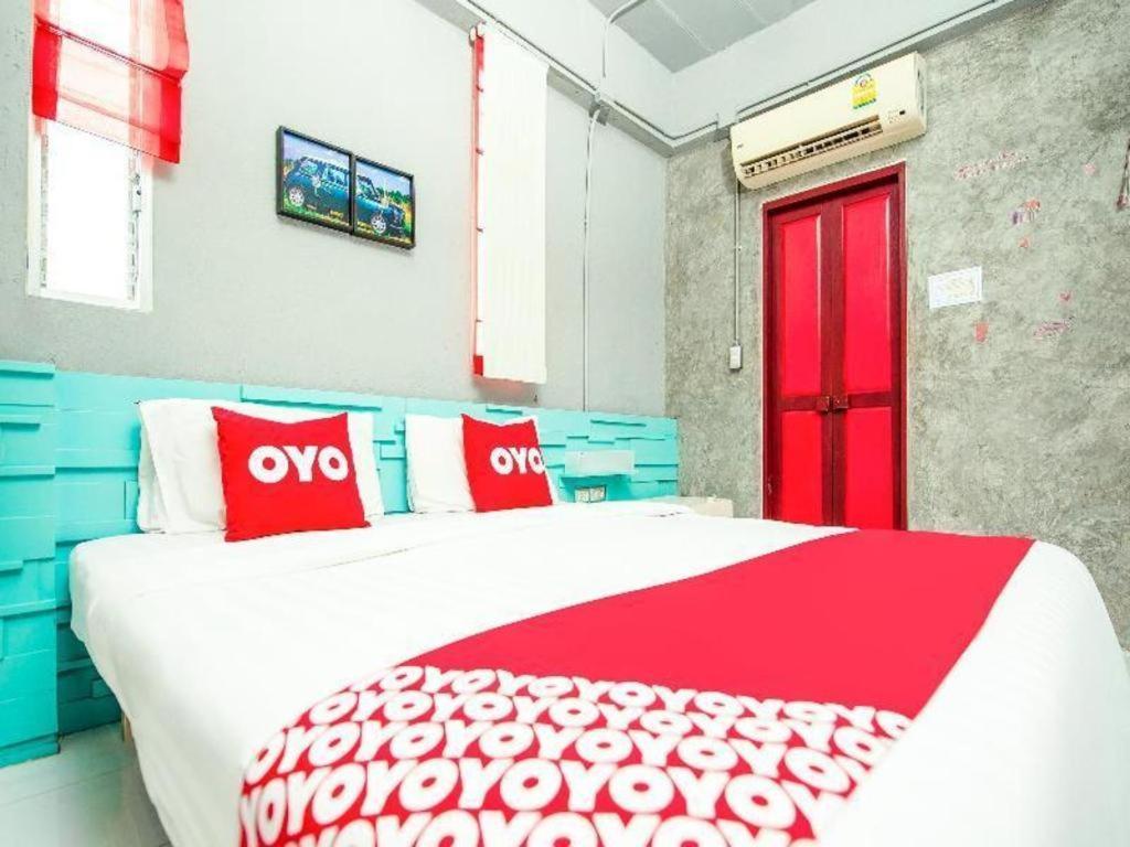 Oyo 292 The Oddy Hip Hotel Patong Extérieur photo