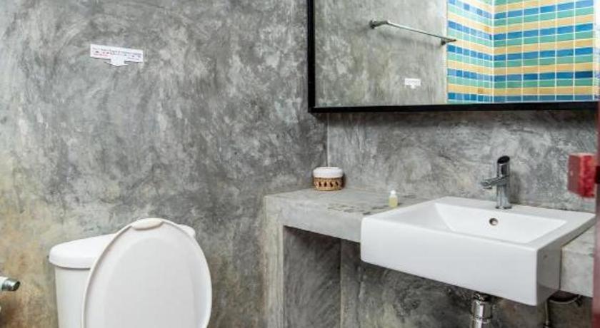 Oyo 292 The Oddy Hip Hotel Patong Extérieur photo