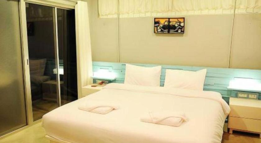 Oyo 292 The Oddy Hip Hotel Patong Extérieur photo