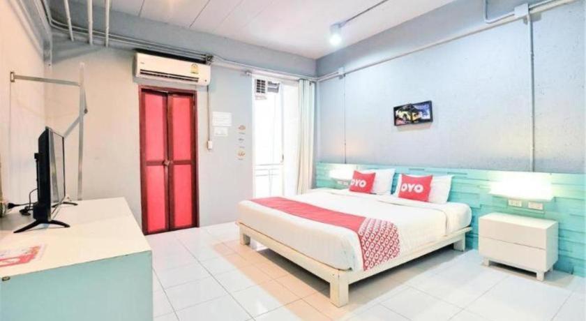 Oyo 292 The Oddy Hip Hotel Patong Extérieur photo