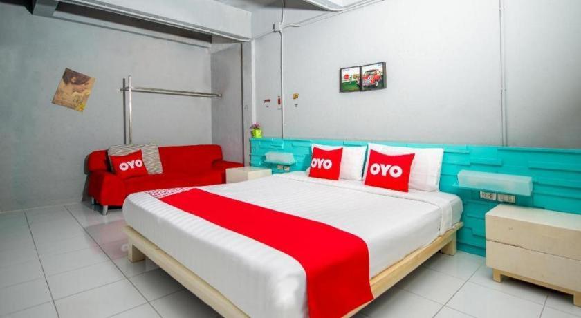 Oyo 292 The Oddy Hip Hotel Patong Extérieur photo