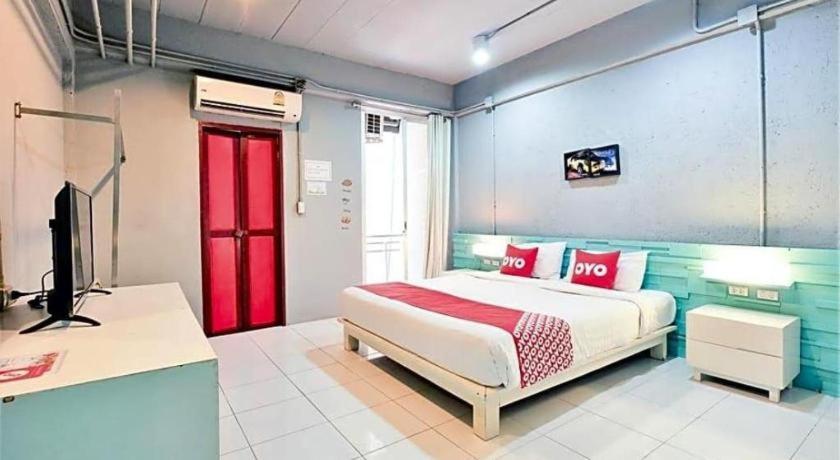 Oyo 292 The Oddy Hip Hotel Patong Extérieur photo
