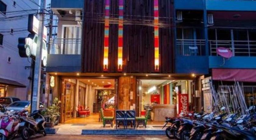 Oyo 292 The Oddy Hip Hotel Patong Extérieur photo