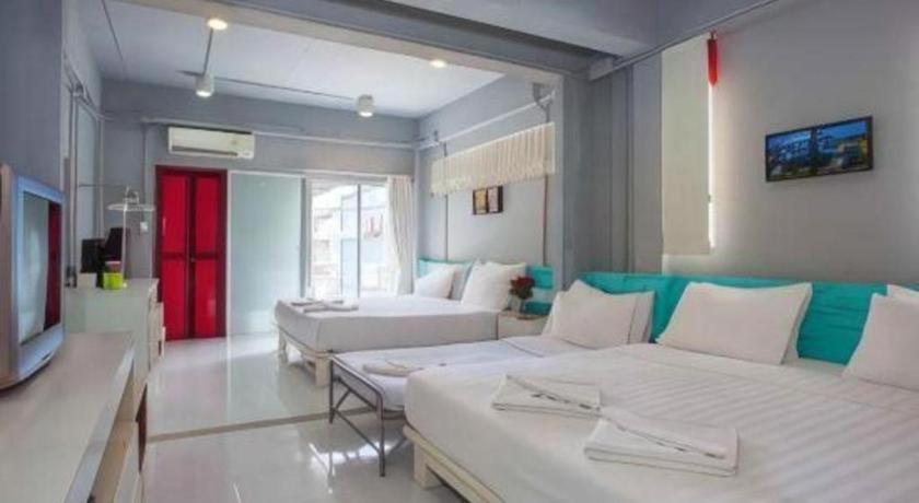 Oyo 292 The Oddy Hip Hotel Patong Extérieur photo