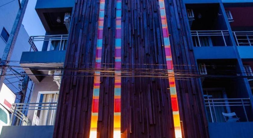Oyo 292 The Oddy Hip Hotel Patong Extérieur photo
